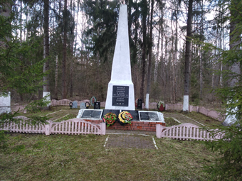 Воинское захоронение Калужская область, Кировский район, в 1,5 км от д. Тягаево.