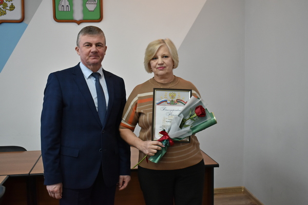 Благодарность губернатора - за просветительскую деятельность.