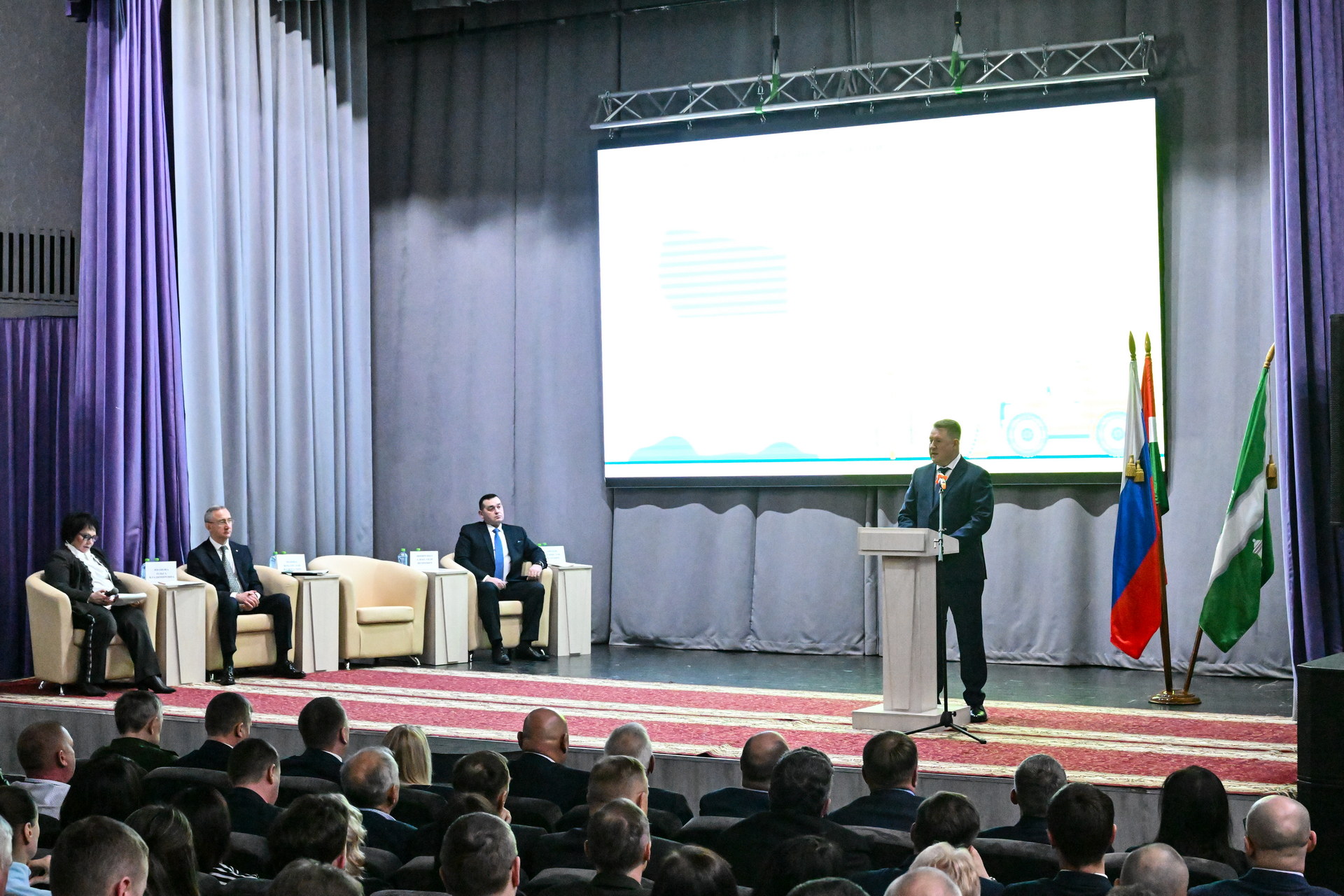 Дорожники Калужской области представили концепцию развития транспортной инфраструктуры и внедрения бесшовного транспортного сообщения.