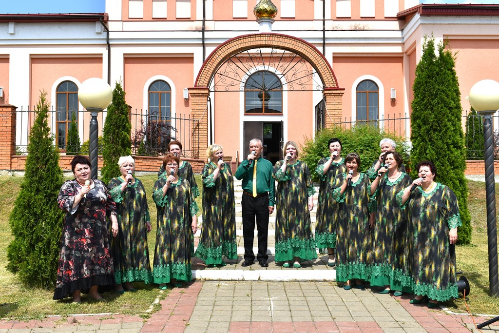 Кировчане встретили Троицу.