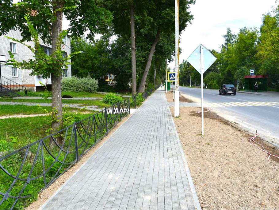 Тротуар в микрорайоне Фаянсовая.
