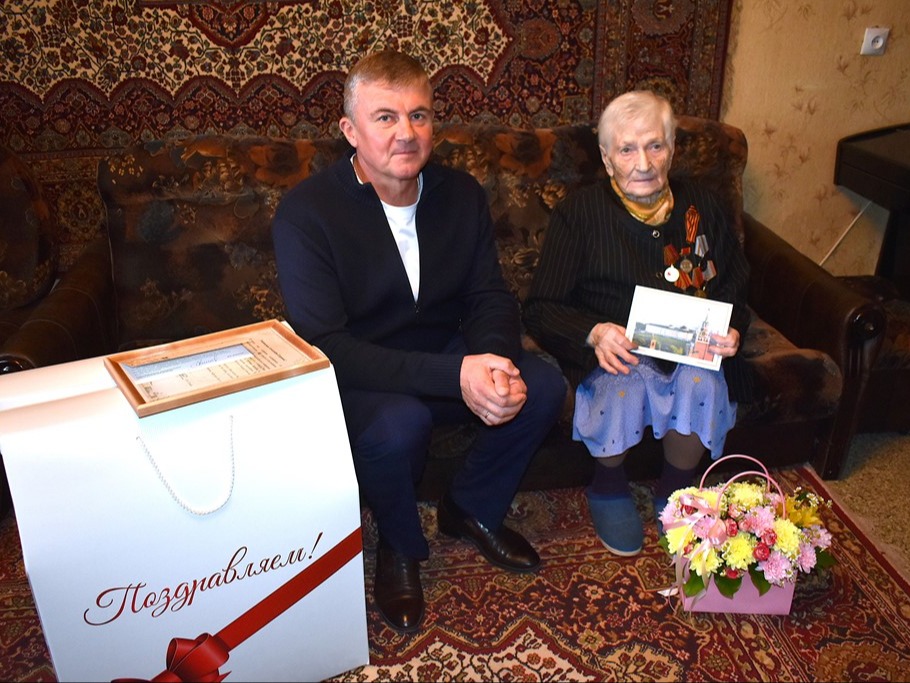 90-летний юбилей отметила Александра Егоровна Евстратова.