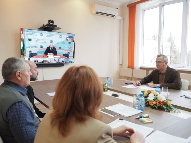 Владислав Шапша провёл личный приём граждан в Кирове. Владислав Шапша провёл личный приём граждан в Кирове.