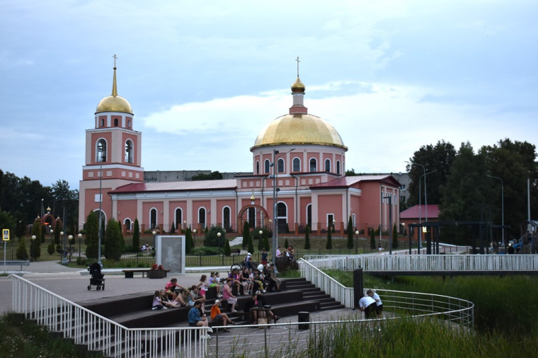 Киносеанс под открытым небом. Киносеанс под открытым небом.