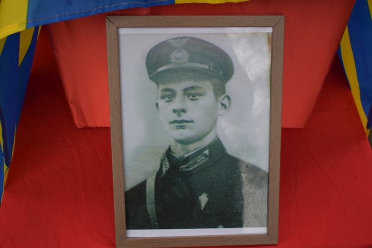 В Кирове перезахоронили останки лётчика-героя.