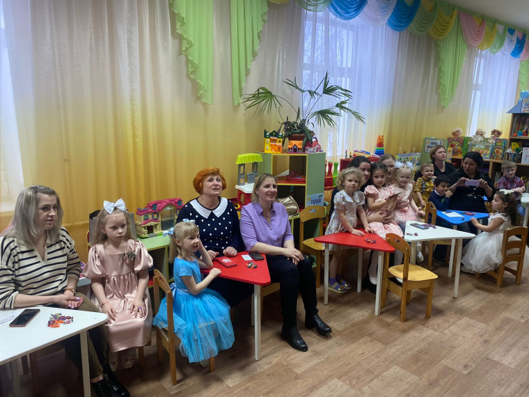 Праздник «Мамина улыбка» в «Парусах надежды». Праздник «Мамина улыбка» в «Парусах надежды».