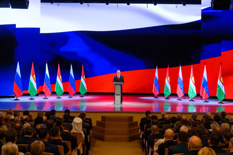 Владислав Шапша выступил с отчётом о результатах работы Правительства Калужской области в 2022 году. Владислав Шапша выступил с отчётом о результатах работы Правительства Калужской области в 2022 году.